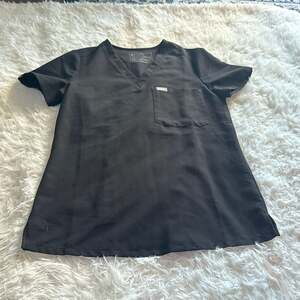 FIGS Catarina One-Pocket Scrub Top in Black